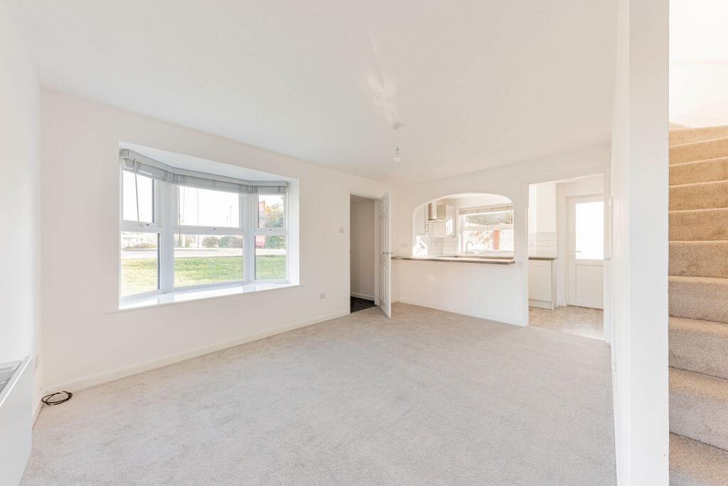 Living/Dining Room (1)