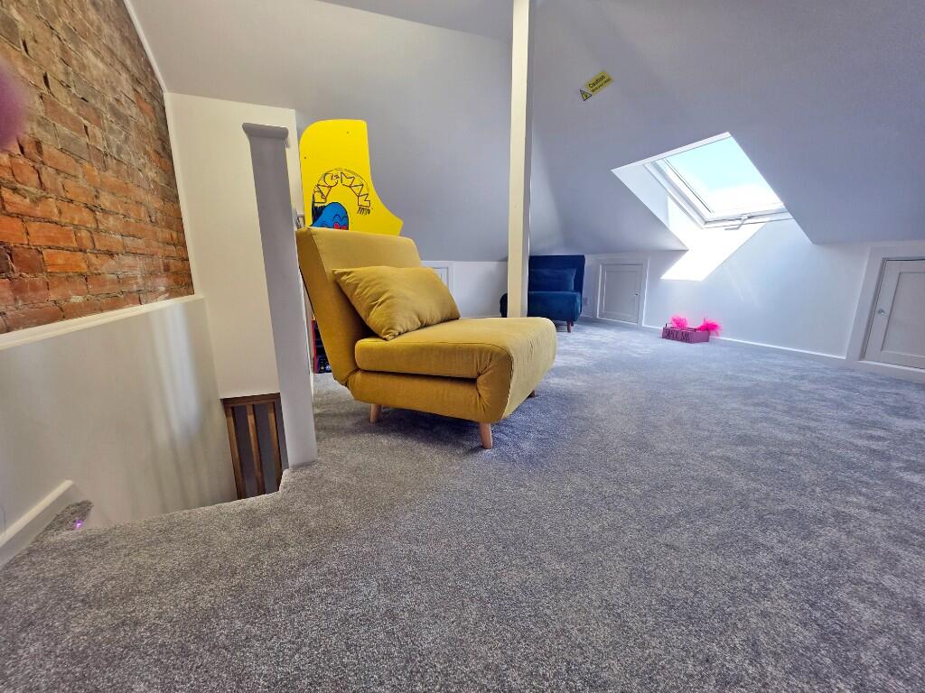 Attic/Hobbies Room