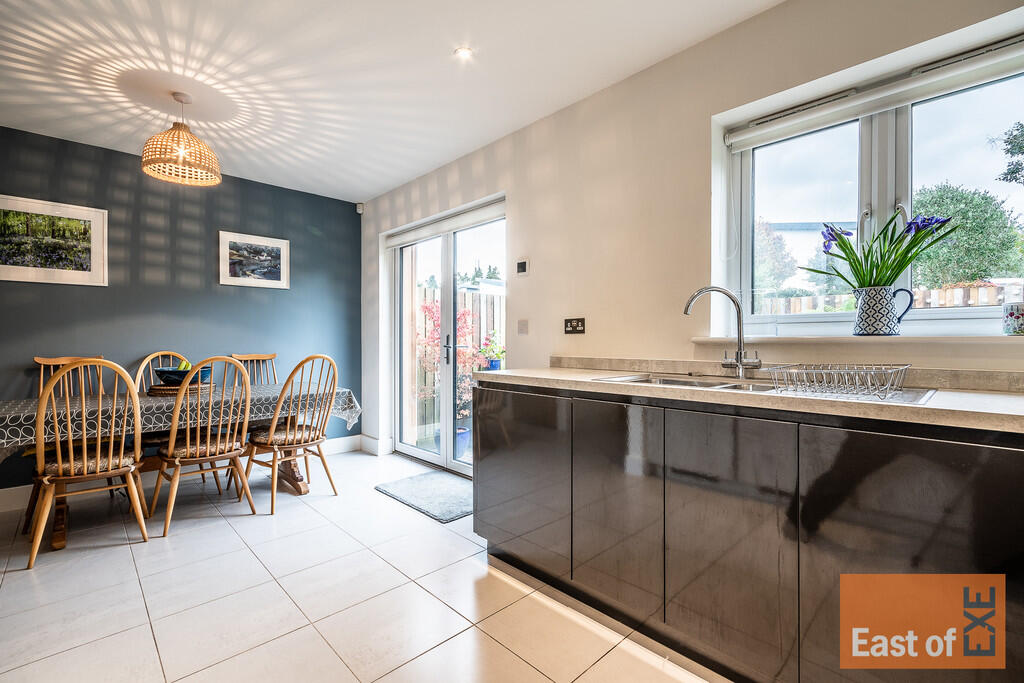 9 Holland Park - ...