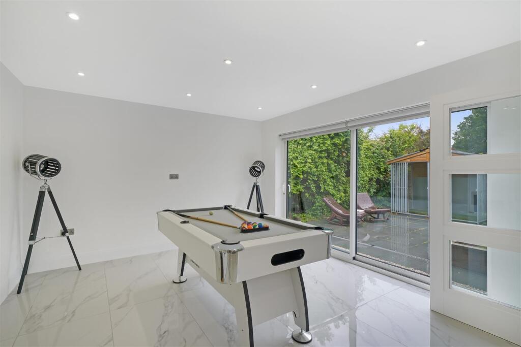 4 Sackville Close - xzRfCEhbFKusIqbnZu0M.jpg