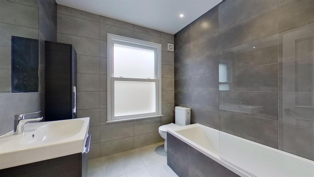 Farlton-Road-Earlsfield-SW18-11132020_203941.jpg