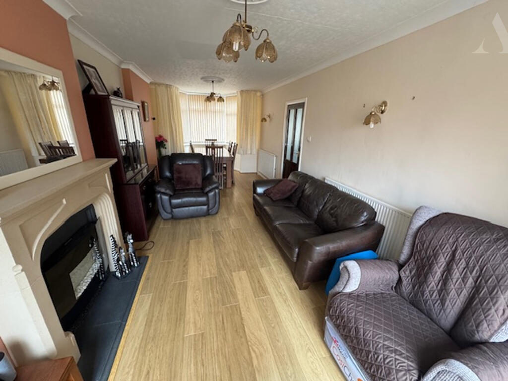 54 Millington Road Lounge. 3