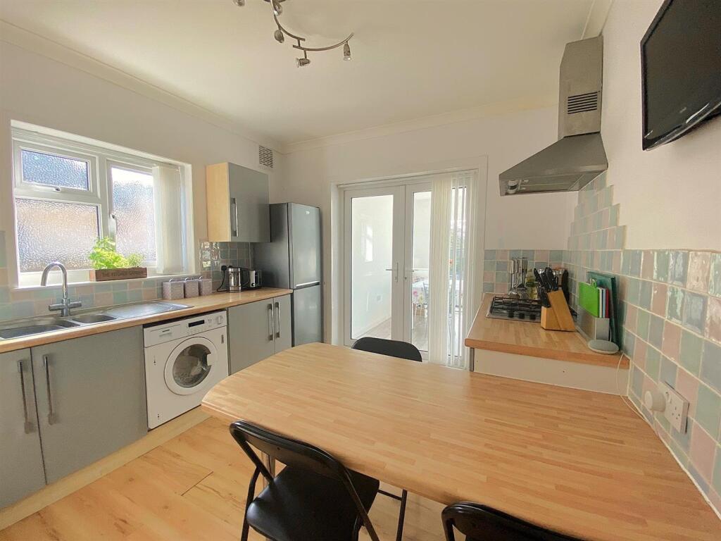 13 Grangecourt Drive - Kitchen1.jpg