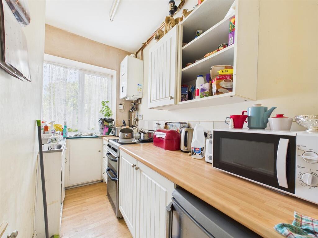 Kitchen: