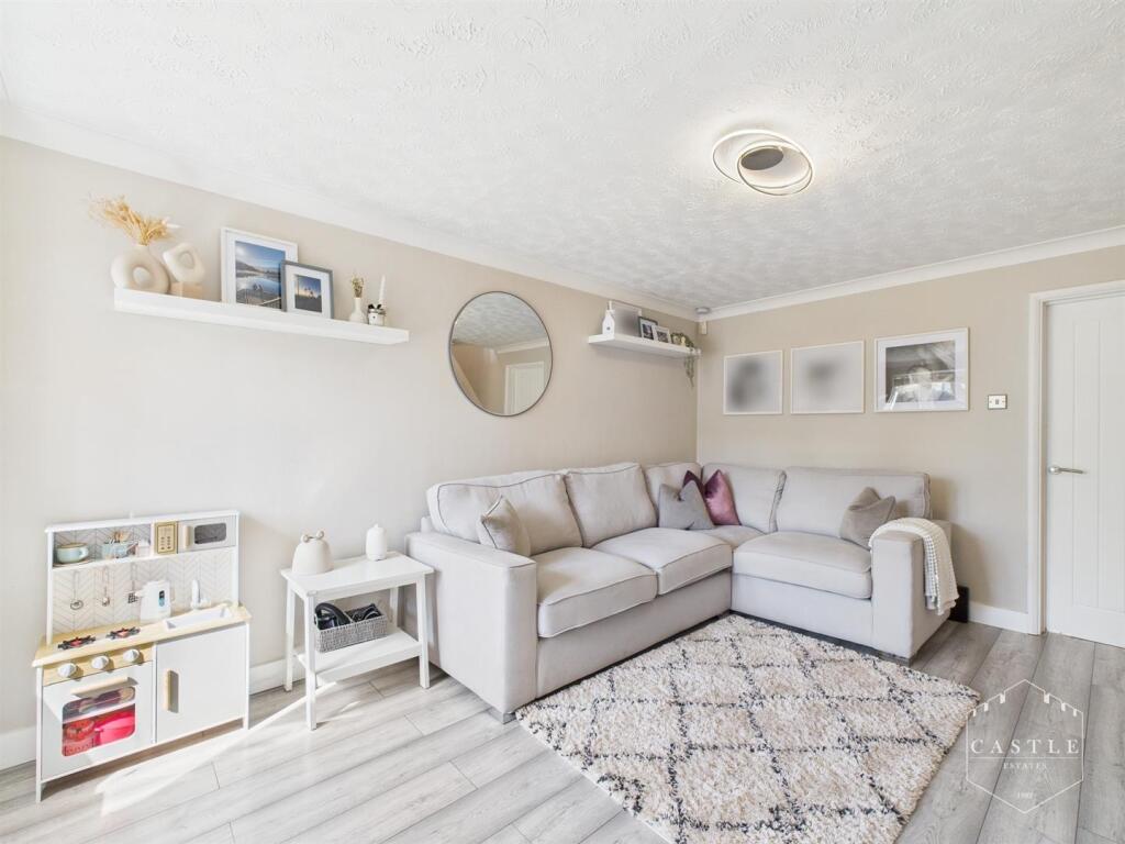 SPACIOUS LOUNGE
