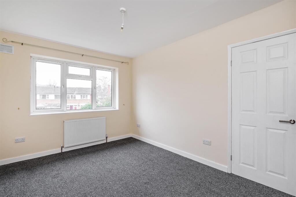 10 Burford Close-15_lo.jpg