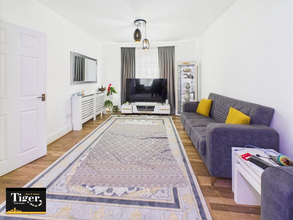 CAM02176G0-PR0667...