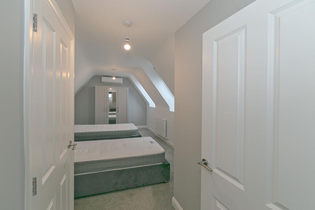 Office/Bedroom 6