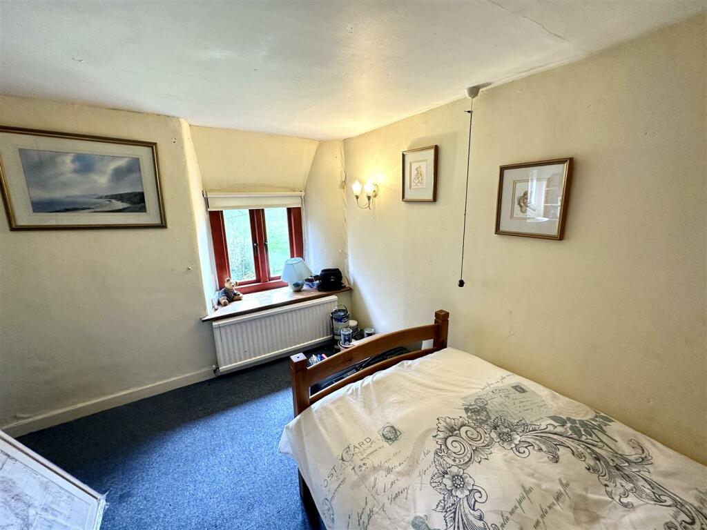 BEDROOM 5