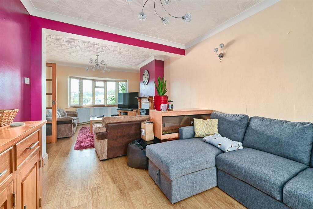 17 Sefton road, bn41 (8).jpg