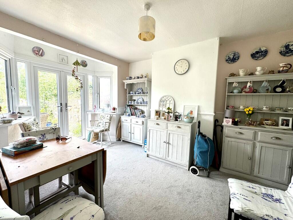 10 Glastonbury Ch...