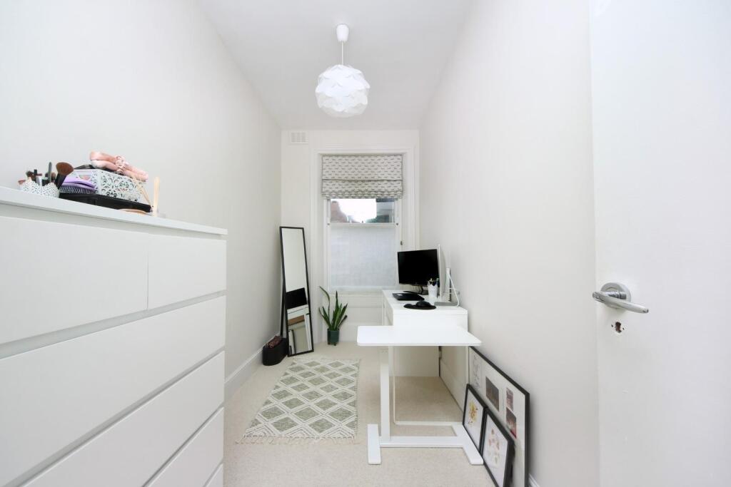 Gv- F3 - 11 Creffield Rd (14).jpg