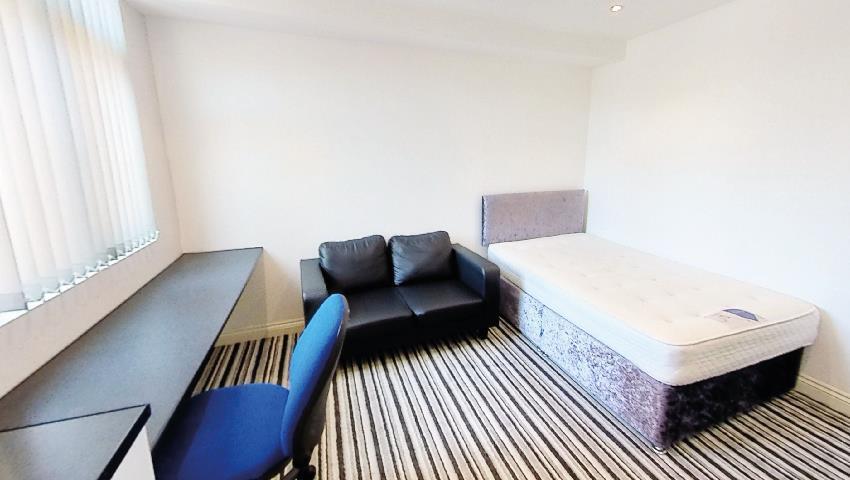 111A QUEENS ROAD FLAT 5-02.jpg