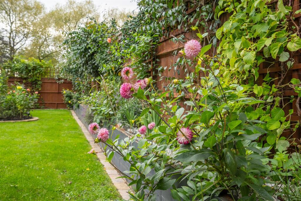 8 Montague Park-8.jpg