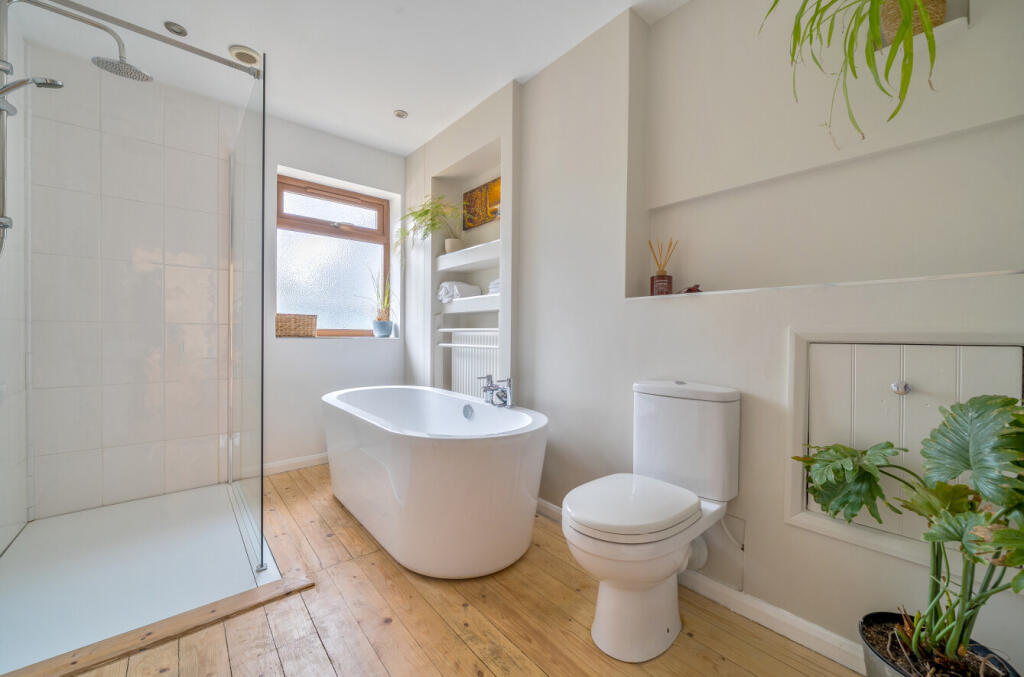 1383822-12-6929d3...