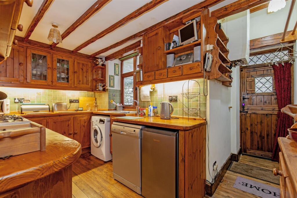 Kitchen-2.jpg