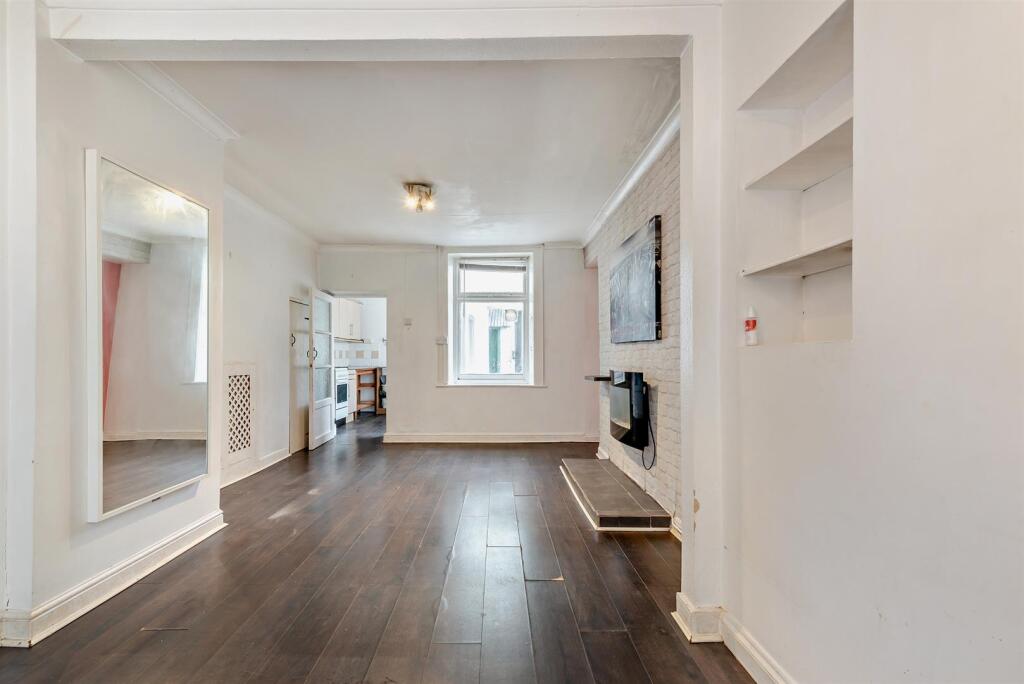 8673210-interior03-800.jpg