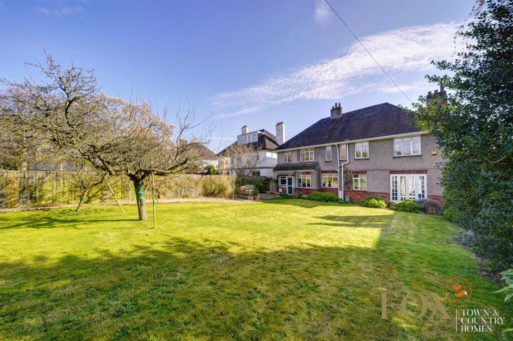 2 St Catherins Hill (38).jpg