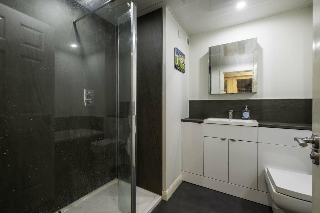 31 Woodlands Gardens