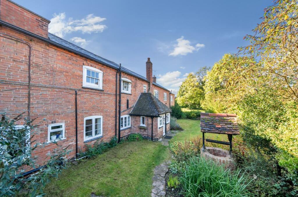 Little Manor, Wolston