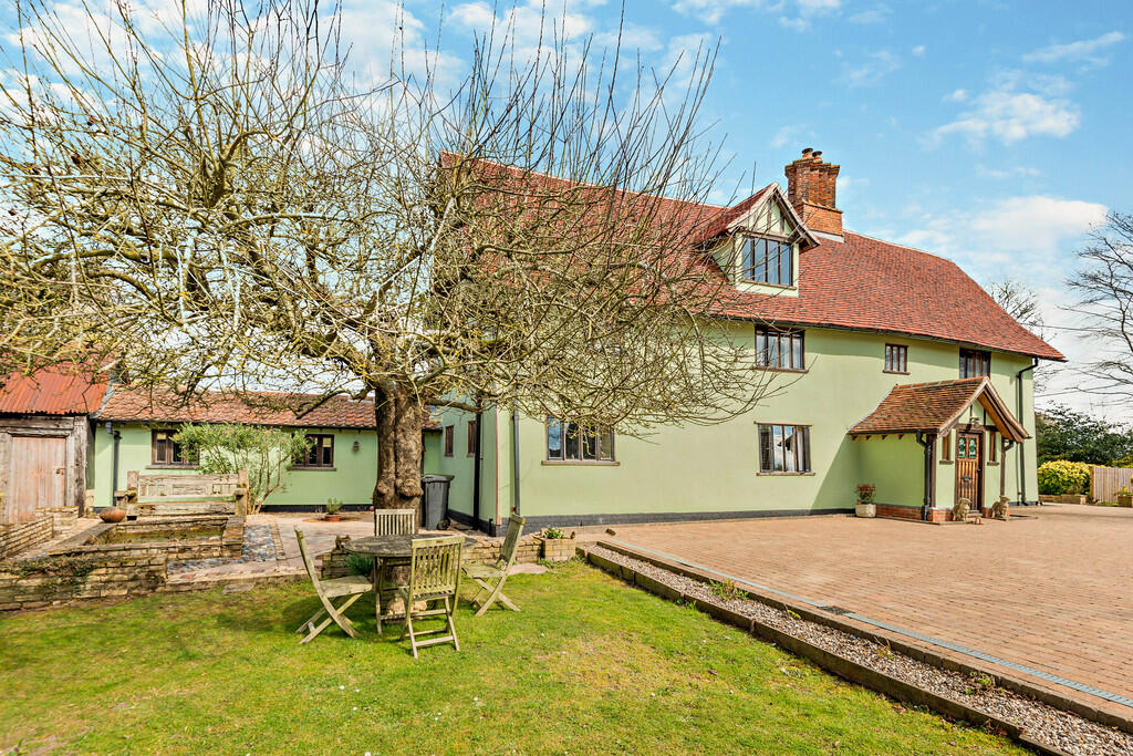 8640802-exterior3...