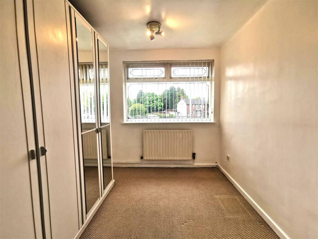 bedroom 2 1.jpg