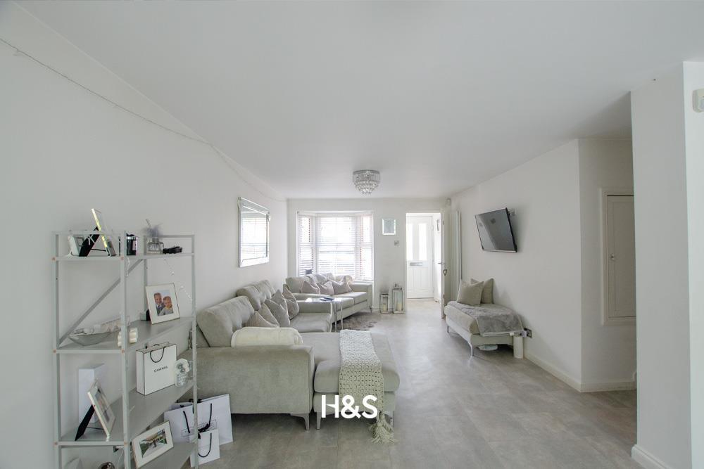 27 Witham - lounge.jpg