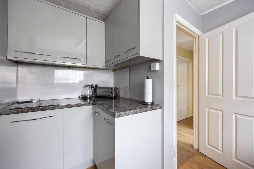 Poplar Avenue 163 KITCHEN 2.jpeg