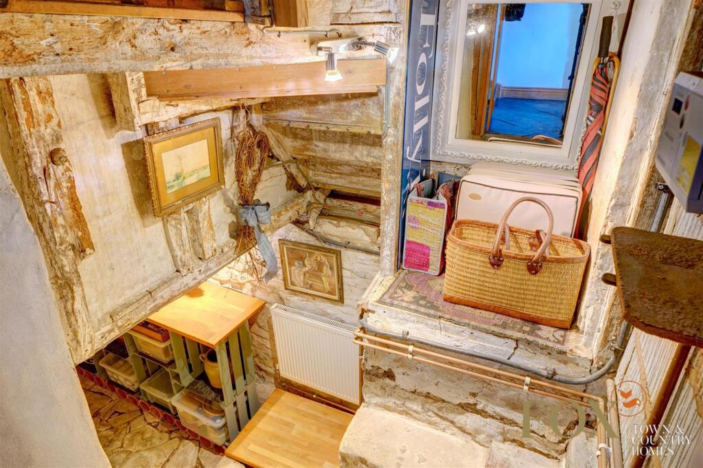 Folly Cottage (23).jpg