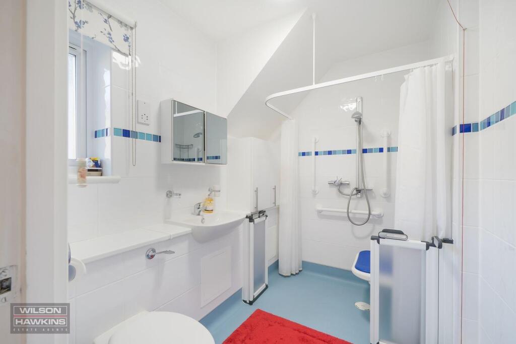 3 Farmborough Close - EVAEXVfkyb4I6Tk3HQEw.jpg