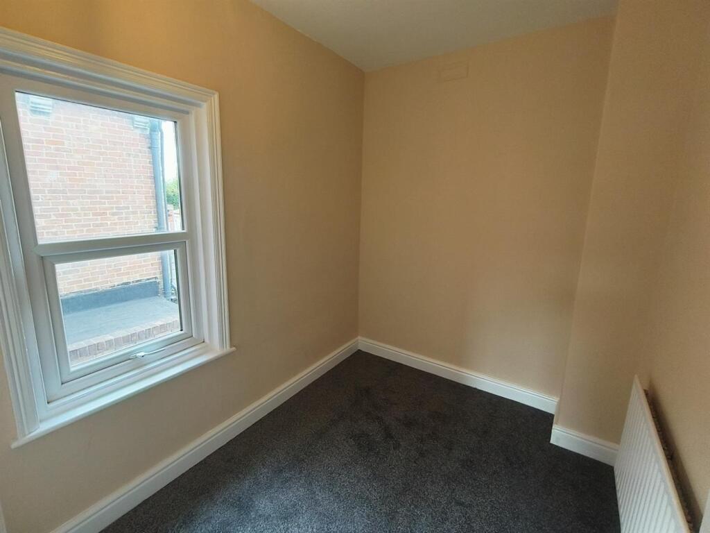 BEDROOM 2 2.jpg