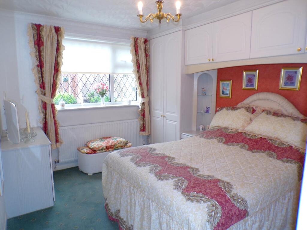 GreenLane109bed1.JPG