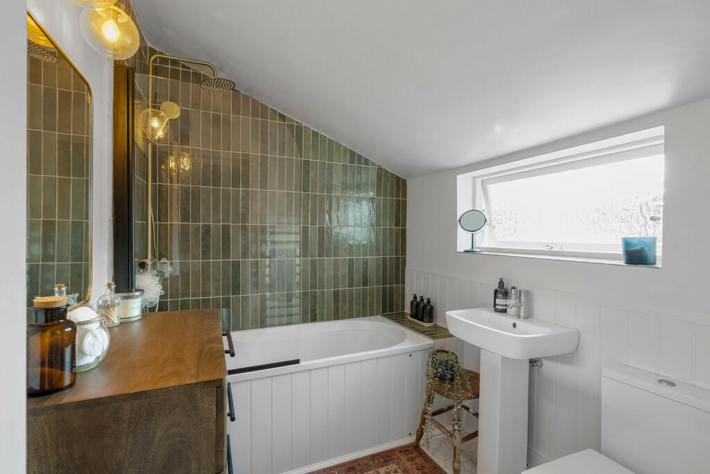 27 Tomkinson Stre...