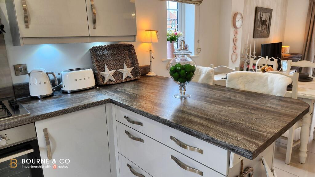 Kitchen | Breakfast Bar