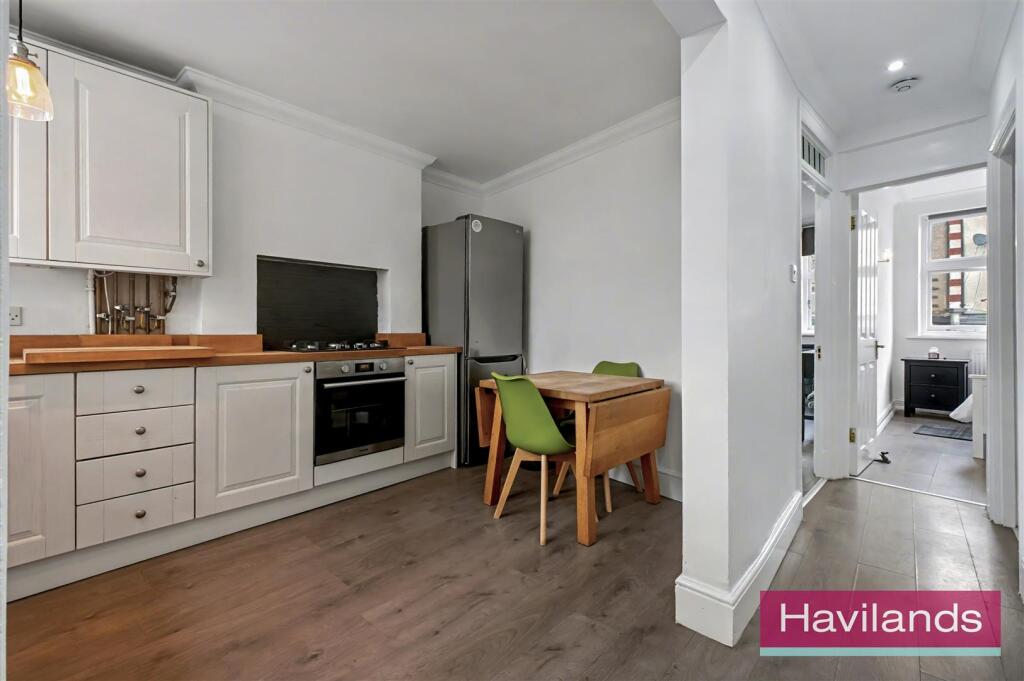 Flat 21A, The Grangeway N21 2HD-12.jpg