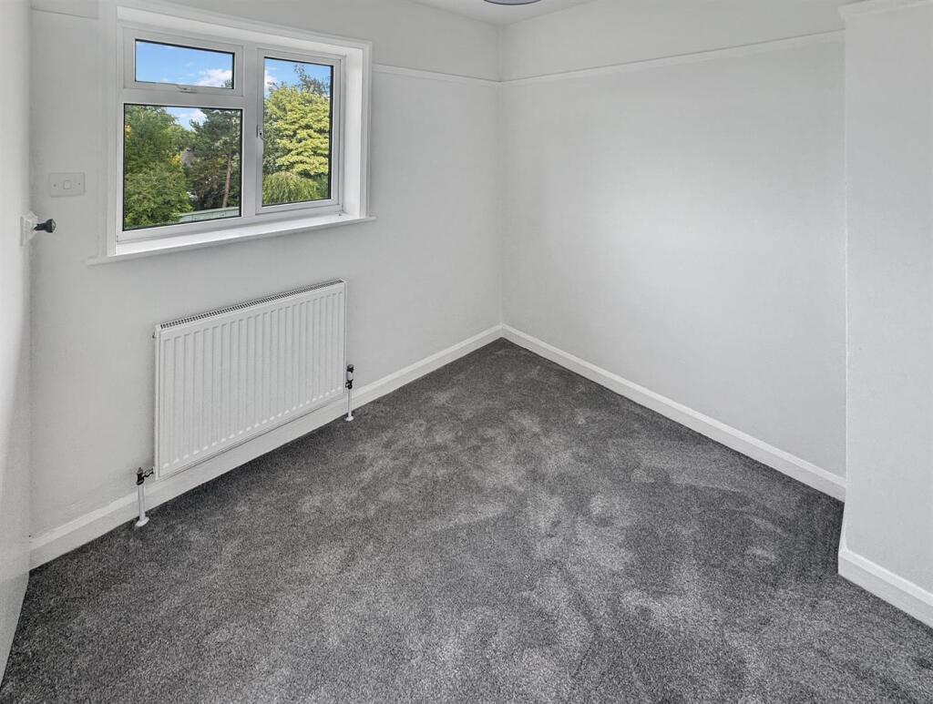 Bed 3.jpg