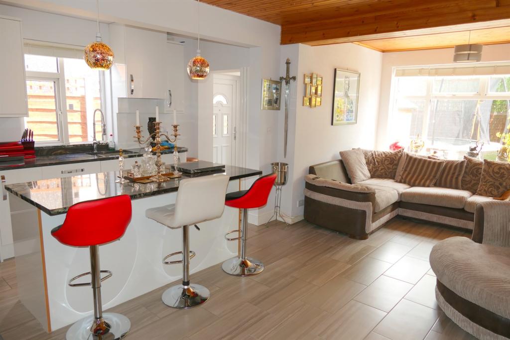 Kitchen+Family+Room+