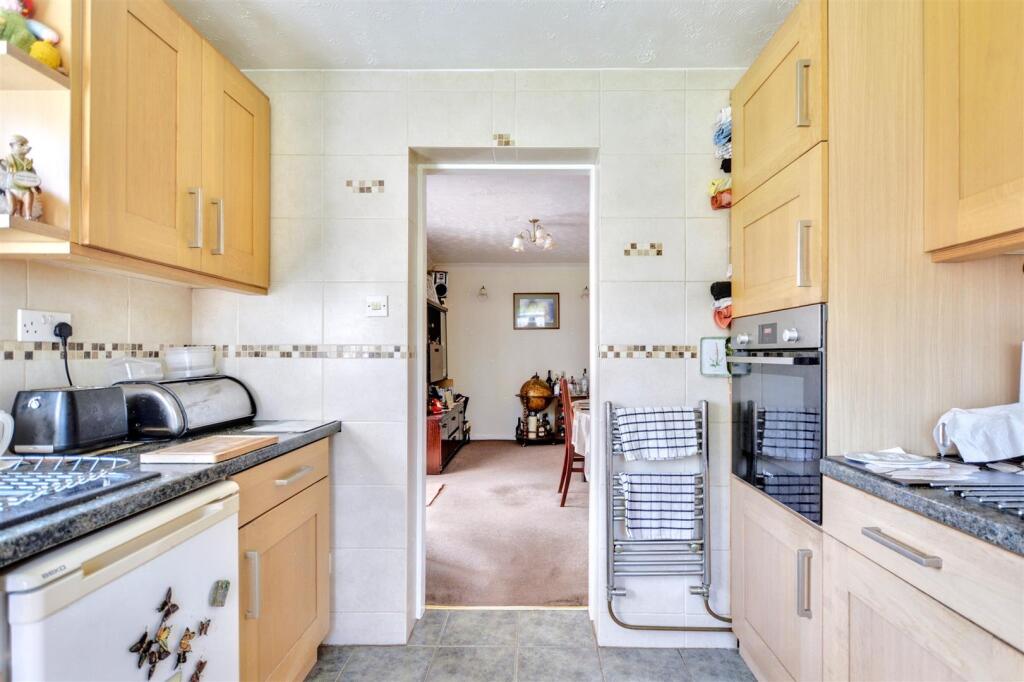 Kitchen_2.jpeg