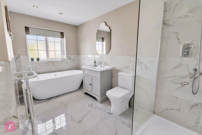 Jack &amp; Jill Bathroom