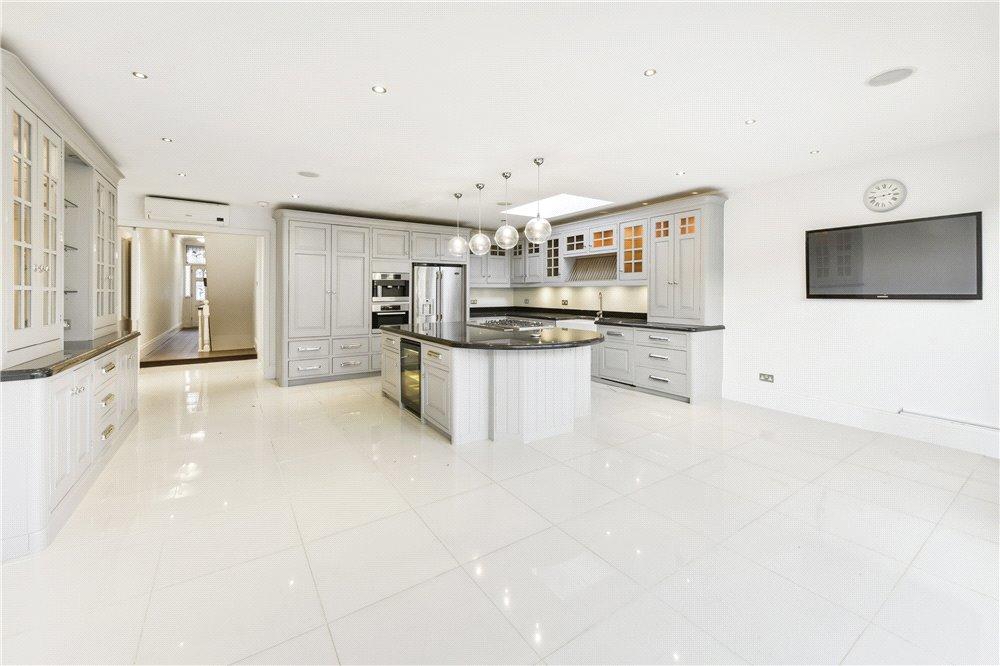Kitchen &amp; Dinning