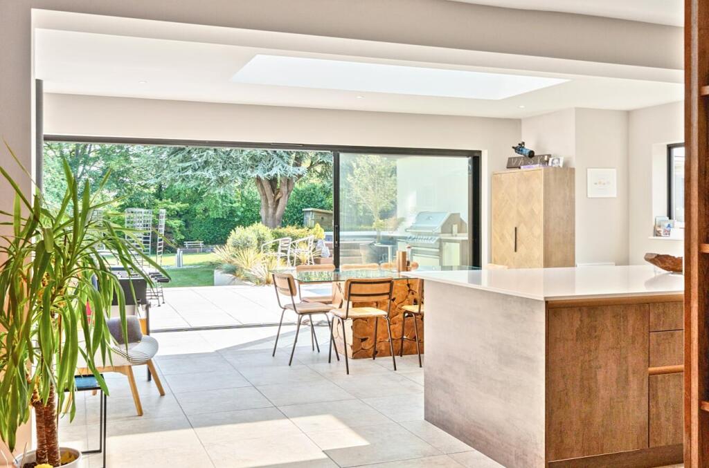 27-68231227e4521-1290276-ARW-27 .jpg