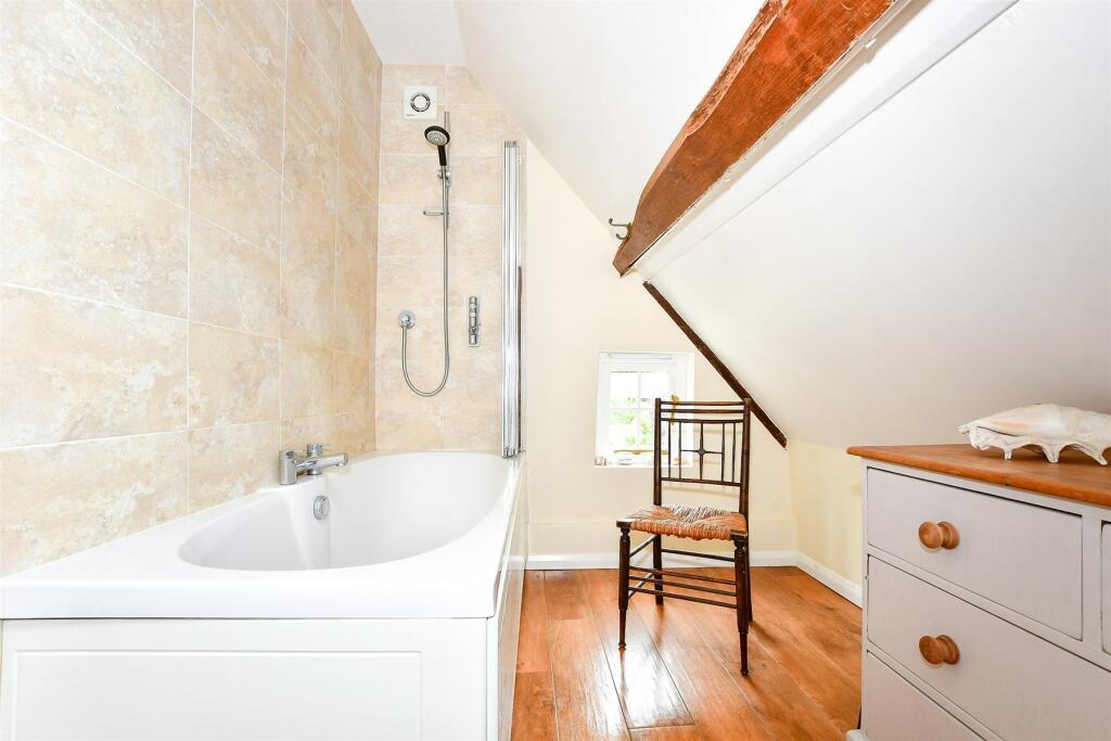 En-Suite Bathroom