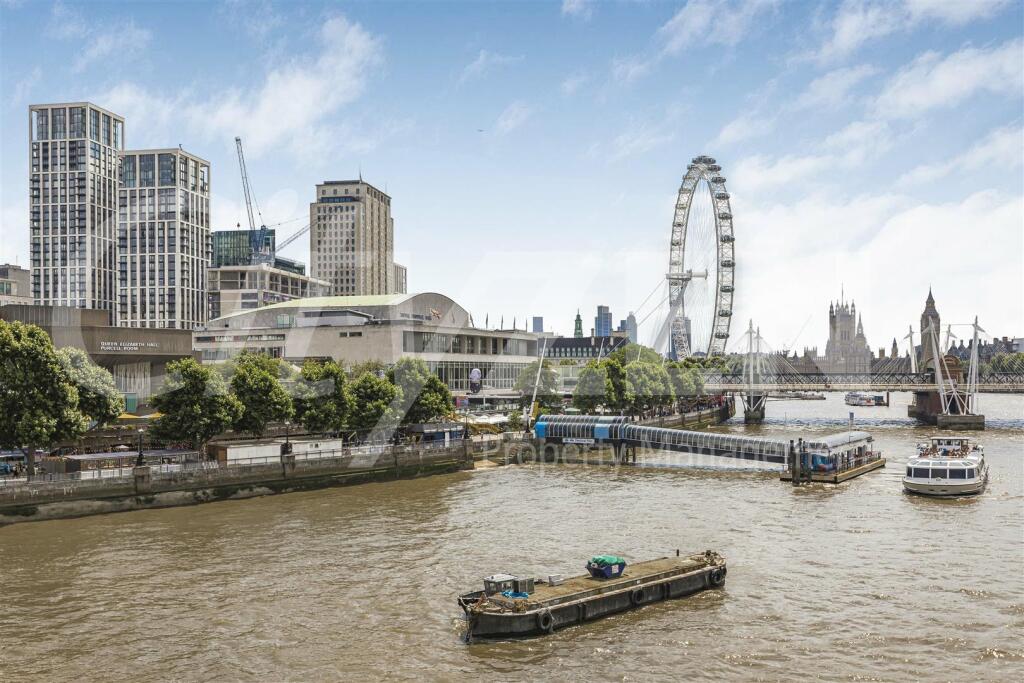 RIVER THAMES OUTSIDE THE DEVELOPMENT