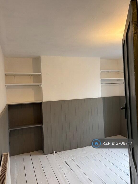 Top Floor Smaller Bedroom 