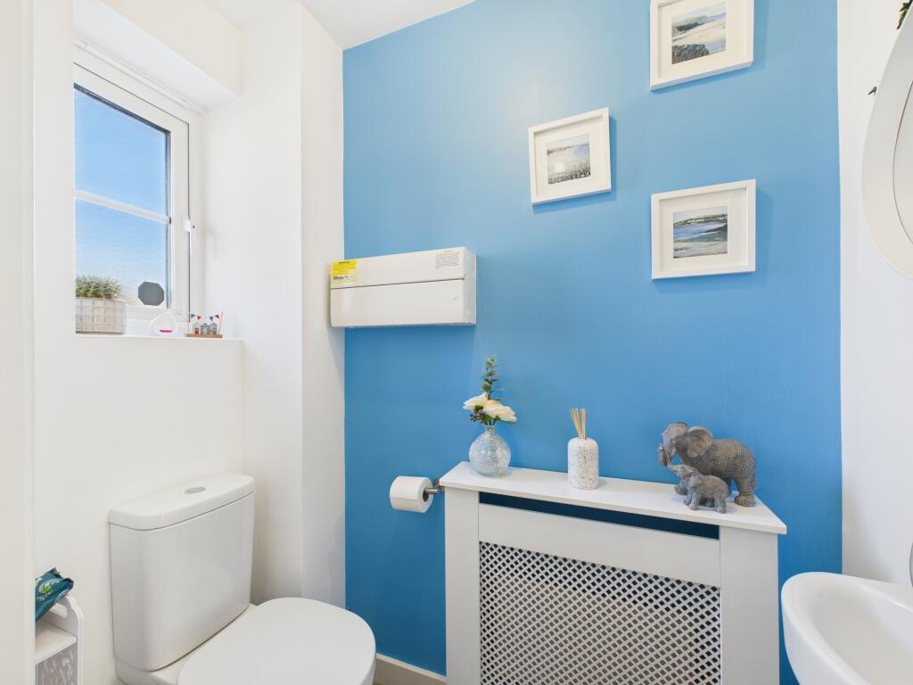 Cloakroom/WC