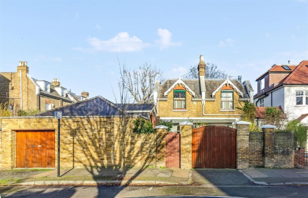 Grove Park Gardens, W4 - FOR SALE