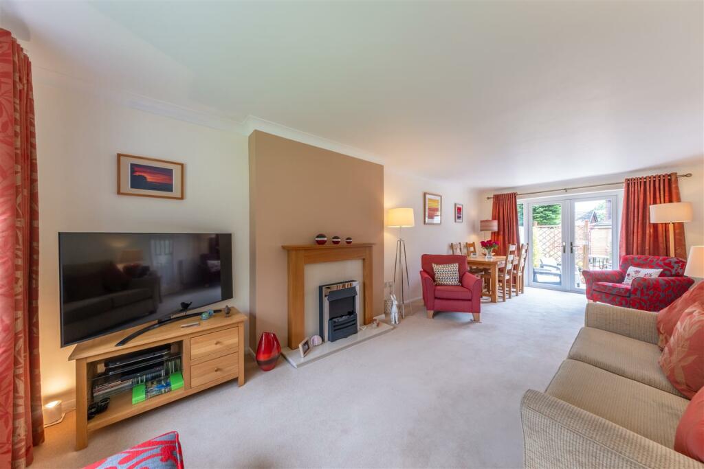95 Ridings Lane-006.jpg