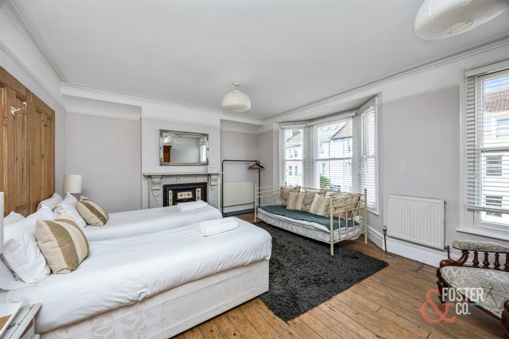 Queens Park Road, 116-004.jpg