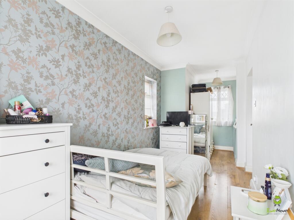 CAM03779G0-PR0238-STILL001