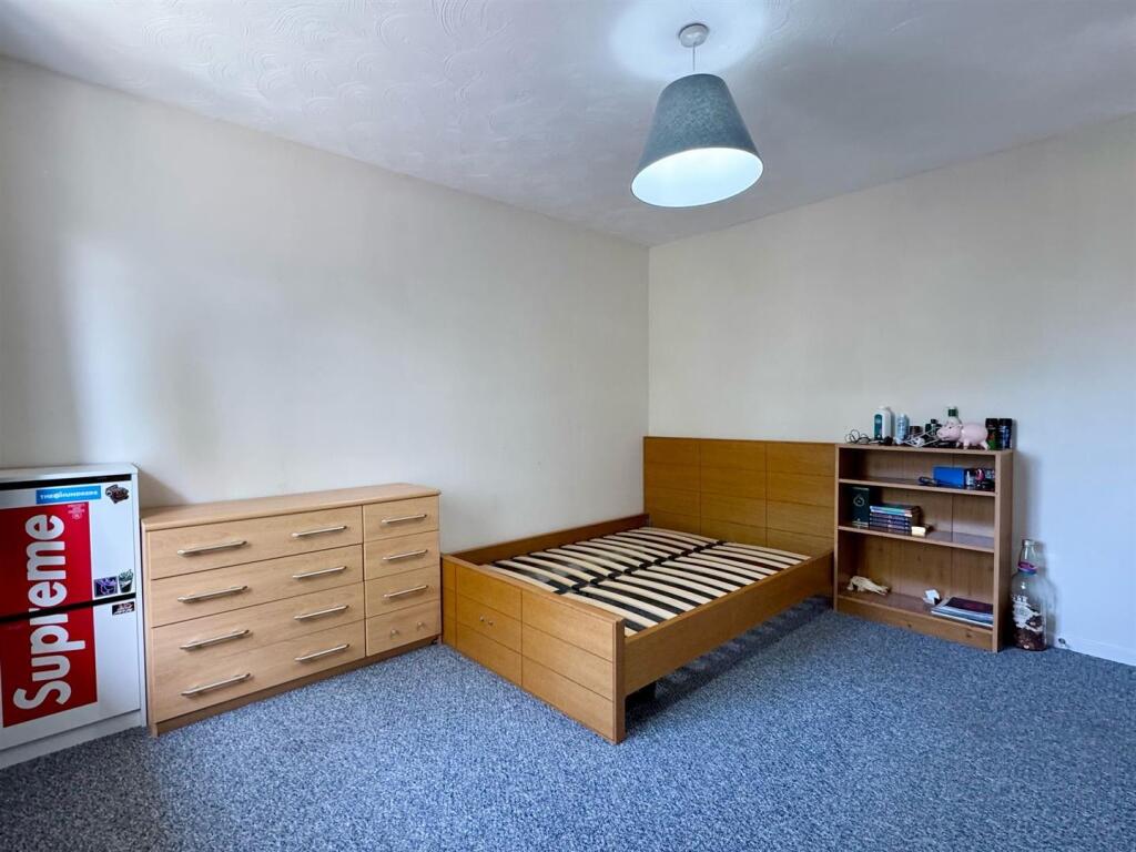 Bed 1 (1).jpg